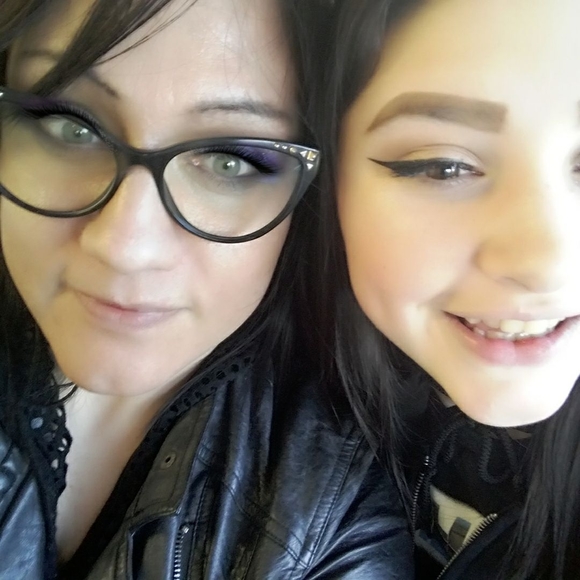 Meet your Posher, Amy - Picture 1 of 1